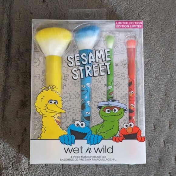 NEW Sesame Street x wet n wild 4 Piece Makeup Brush Set Limited Edition - Picture 1 of 1
